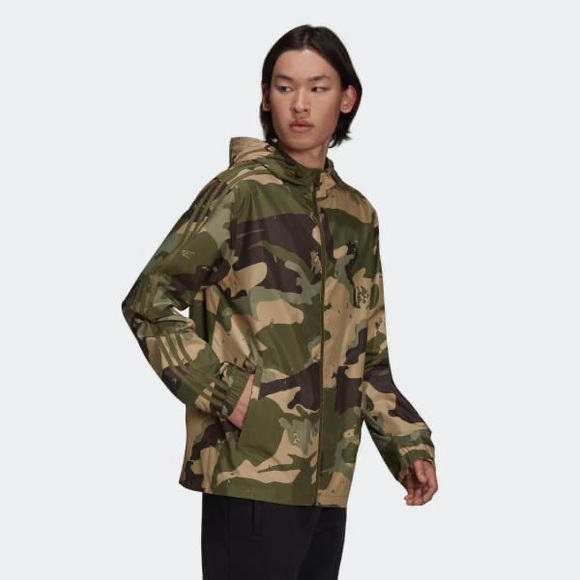 ✨Sold✨Adidas • Originals Camo Graphic Windbreaker Jacket - Picture 2 of 12